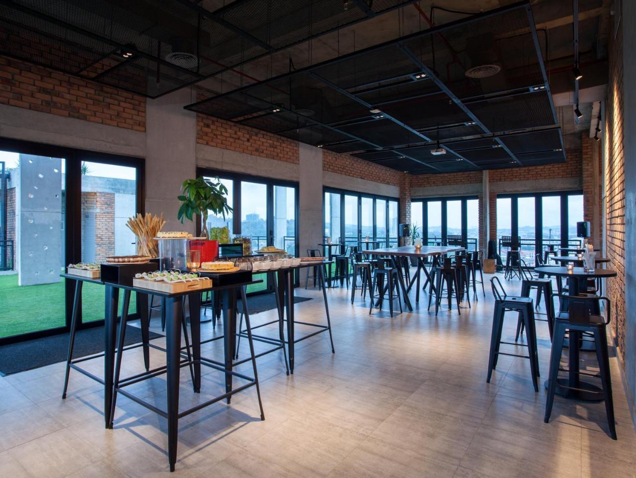 Hotel Ibis Styles Kota Kinabalu Inanam Zewnętrze zdjęcie